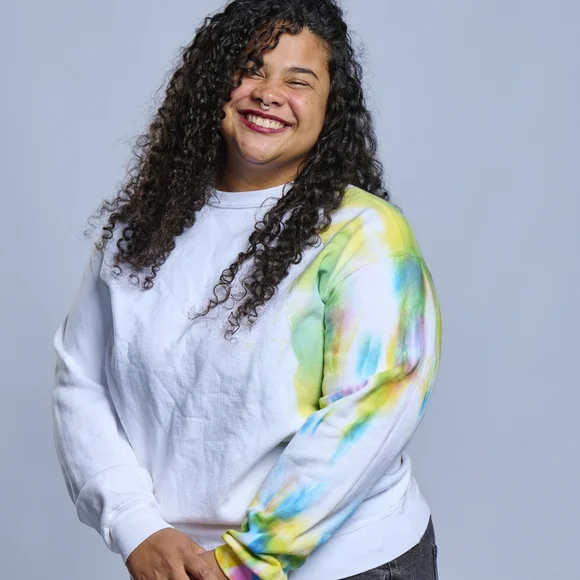 Heart/Soul Apparel Cold 🥶 Shoulder Sweatshirt - Picture 12 of 16